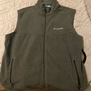 Large Columbia Sweater Vest